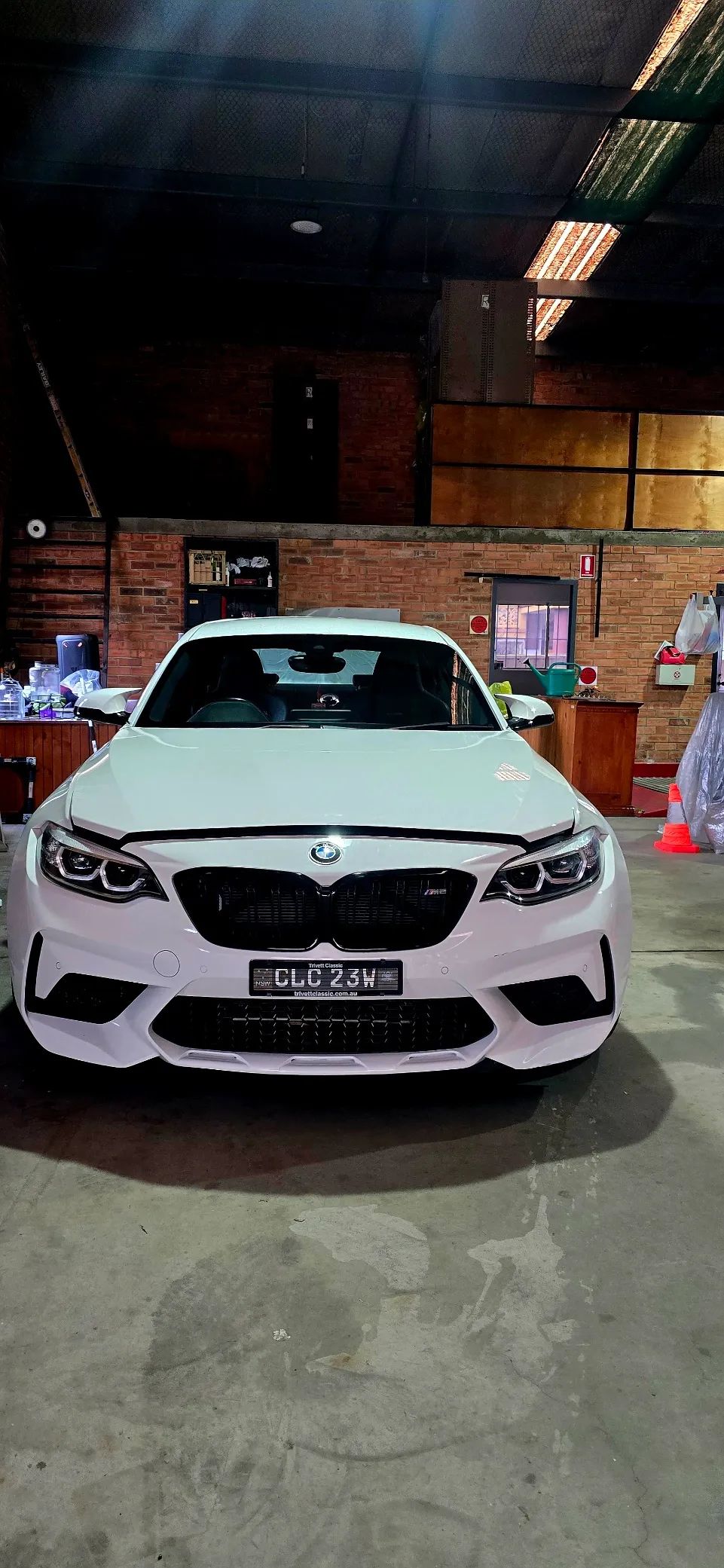 White BMW 318i engine bay